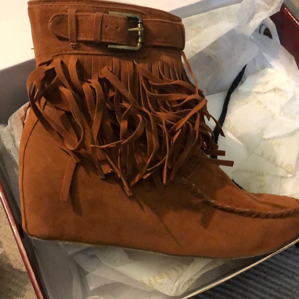 Liliana Sued fringe Arty Bootie size 8.5